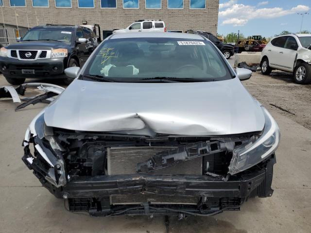 3KPFK4A77HE105791 - 2017 KIA FORTE LX SILVER photo 5