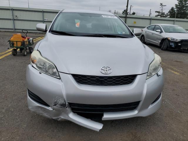 2T1LE40E49C011037 - 2009 TOYOTA MATRIX S SILVER photo 5