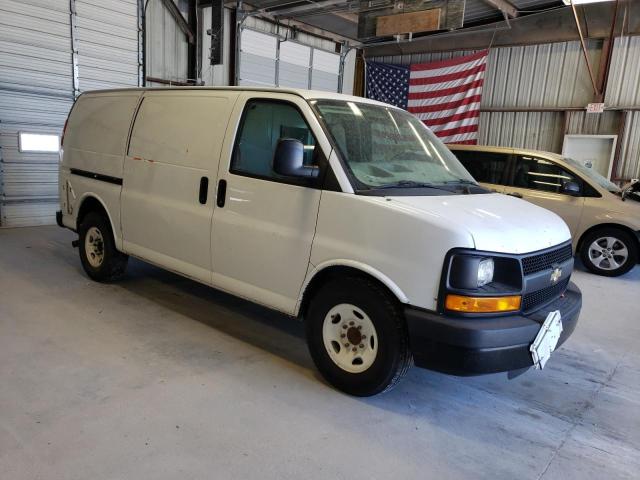 1GCWGFCA8E1207508 - 2014 CHEVROLET EXPRESS G2 WHITE photo 4