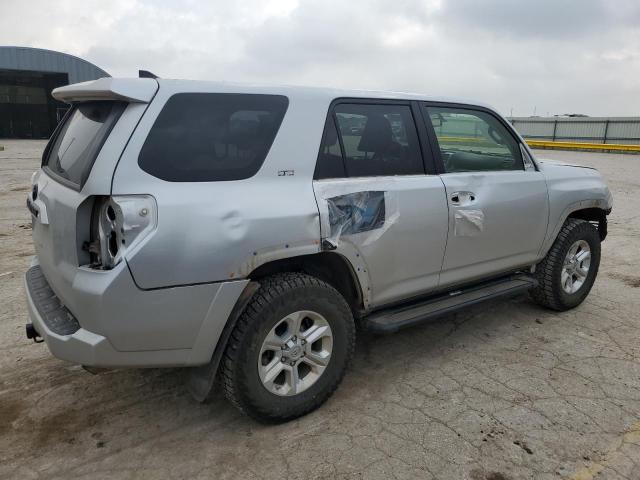 JTEBU5JRXG5399127 - 2016 TOYOTA 4RUNNER SR5/SR5 PREMIUM 银色 照片 3