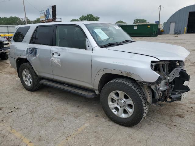 JTEBU5JRXG5399127 - 2016 TOYOTA 4RUNNER SR5/SR5 PREMIUM 银色 照片 4