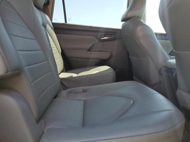 5TDGZRAH4NS539528 - 2022 TOYOTA HIGHLANDER XLE BLACK photo 11