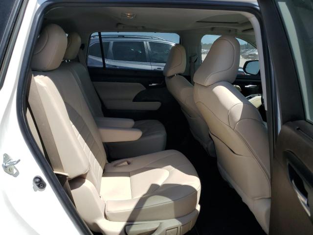 5TDGZRAH8MS048667 - 2021 TOYOTA HIGHLANDER XLE WHITE photo 11