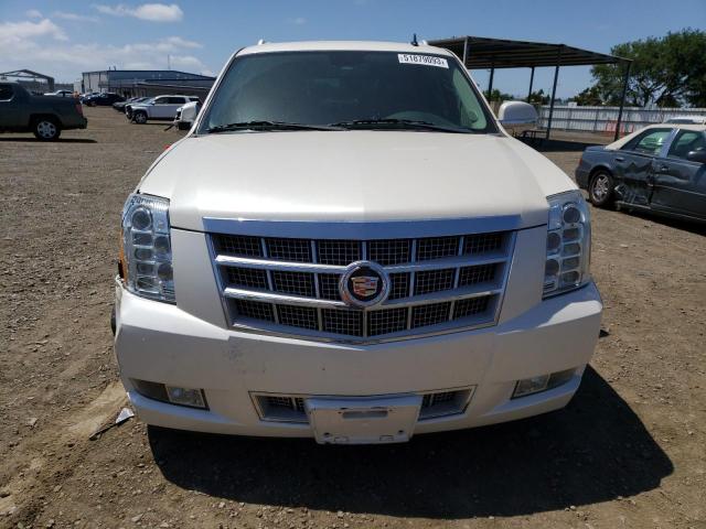 1GYS4KEF4DR230884 - 2013 CADILLAC ESCALADE ESV PLATINUM თეთრი ფოტო 5