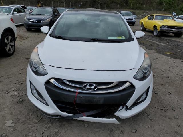 KMHD35LE3DU063472 - 2013 HYUNDAI ELANTRA GT WHITE photo 5