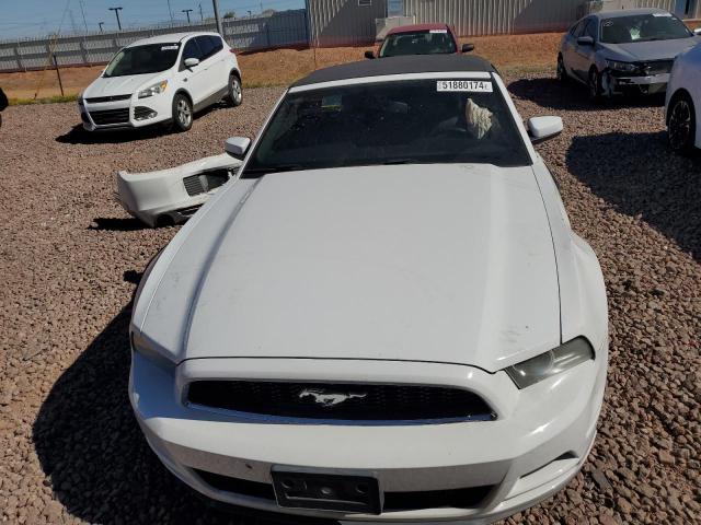 1ZVBP8EMXE5306919 - 2014 FORD MUSTANG WHITE photo 5