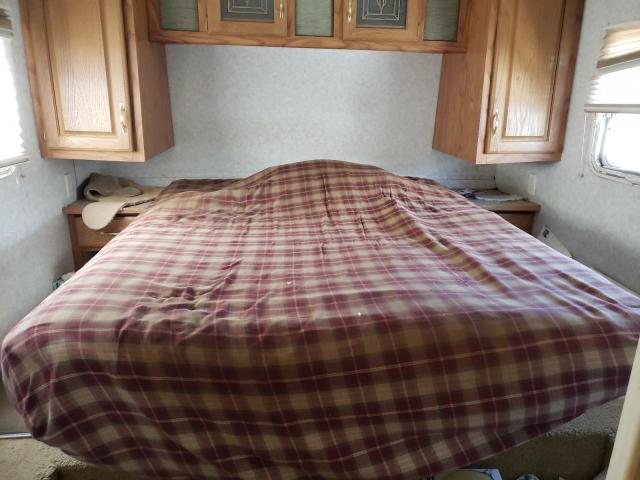 4YDF2822019260457 - 2001 KEYSTONE SPRINTER WHITE photo 8