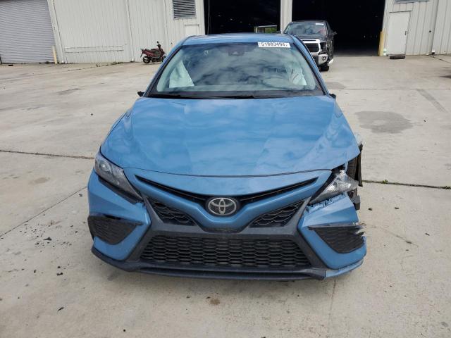 4T1G11AK3PU124781 - 2023 TOYOTA CAMRY SE NIGHT SHADE BLUE photo 5