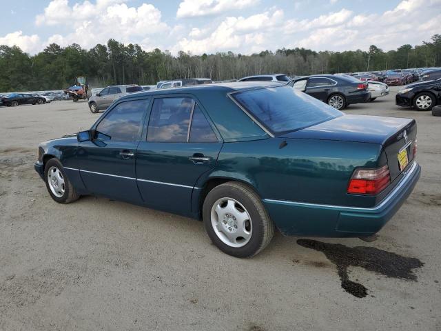 WDBEA32E0SC258189 - 1995 MERCEDES-BENZ E 320 BASE GREEN photo 2