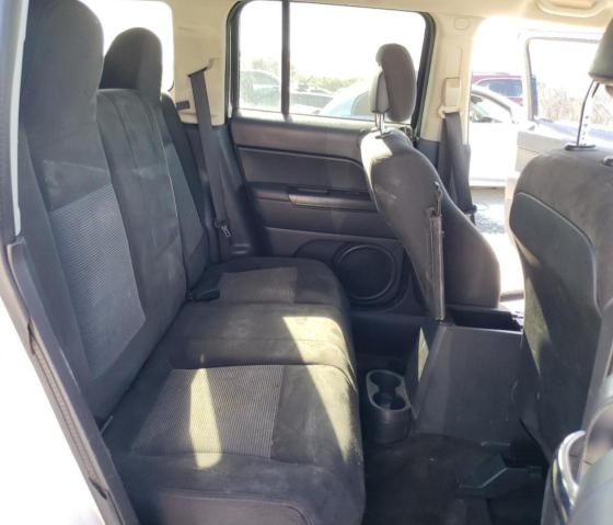 1C4NJPBB6GD502685 - 2016 JEEP PATRIOT SPORT 白色 照片 11