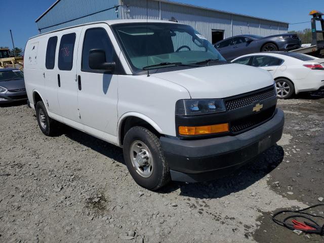 1GCWGAFP8J1254311 - 2018 CHEVROLET EXPRESS G2 WHITE photo 4