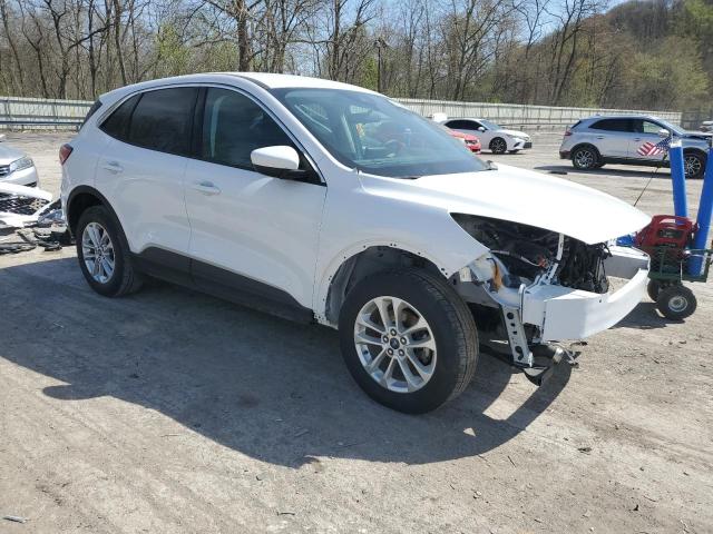 1FMCU9G62MUA43149 - 2021 FORD ESCAPE SE WHITE photo 4