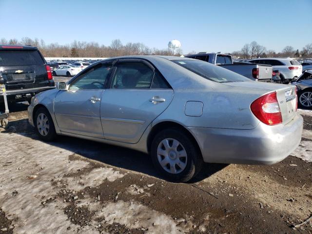 JTDBE32K040259104 - 2004 TOYOTA CAMRY LE SILVER photo 2
