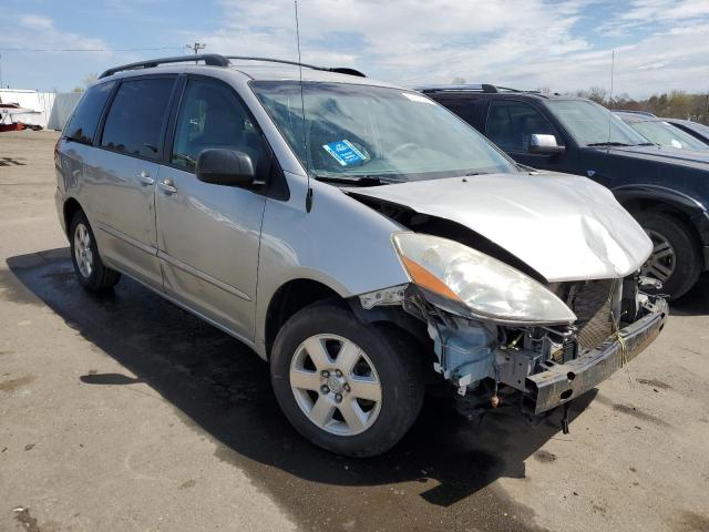 5TDKK4CC5AS323927 - 2010 TOYOTA SIENNA CE SILVER photo 4