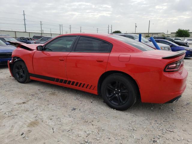 2C3CDXBG0JH169960 - 2018 DODGE CHARGER SXT RED photo 2