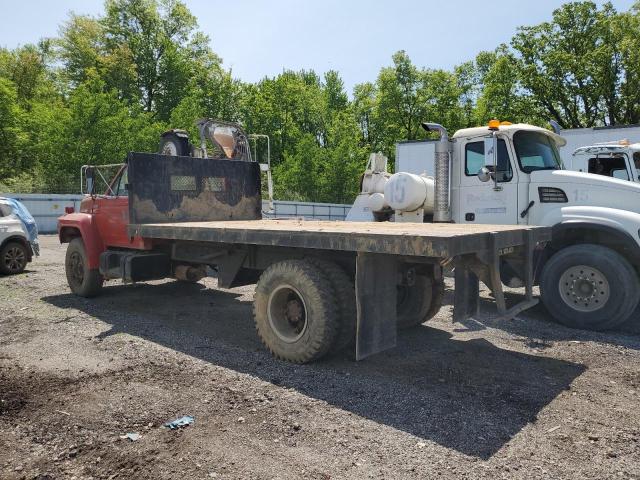 1FDPF82H5HVA54466 - 1987 FORD F800 RED photo 2