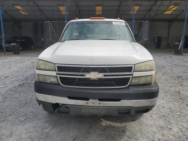 1GBJC34U96E197499 - 2006 CHEVROLET SILVERADO C3500 WHITE photo 5