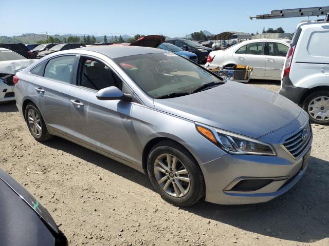 5NPE24AF0HH494093 - 2017 HYUNDAI SONATA SE SILVER photo 4