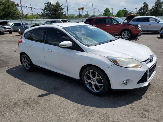 1FADP3K28EL416872 - 2014 FORD FOCUS SE WHITE photo 4