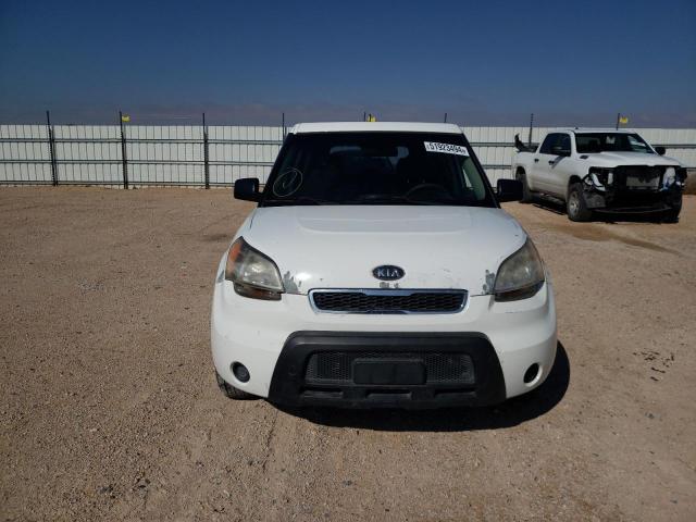 KNDJT2A19B7299996 - 2011 KIA SOUL WHITE photo 5