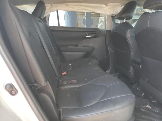 5TDHZRAH7MS061754 - 2021 TOYOTA HIGHLANDER XLE 银色 照片 11