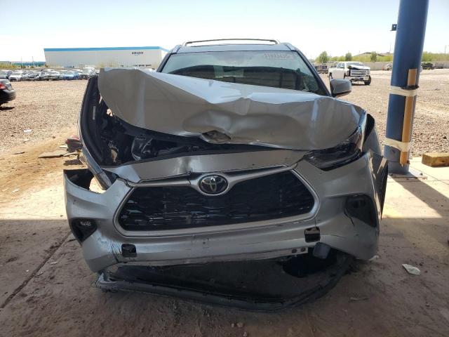 5TDHZRAH7MS061754 - 2021 TOYOTA HIGHLANDER XLE 银色 照片 5