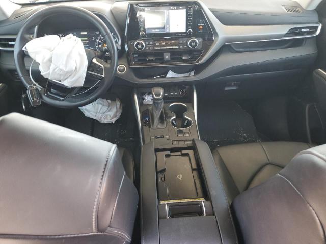 5TDHZRAH7MS061754 - 2021 TOYOTA HIGHLANDER XLE 银色 照片 8