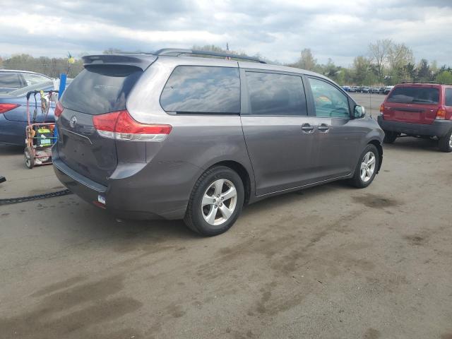 5TDKK3DC1DS340995 - 2013 TOYOTA SIENNA LE GRAY photo 3