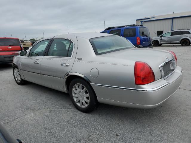 1LNHM82W47Y633860 - 2007 LINCOLN TOWN CAR SIGNATURE LIMITED SILVER photo 2