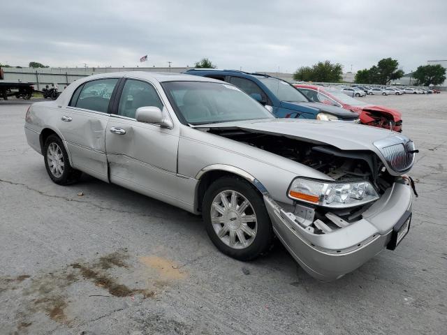 1LNHM82W47Y633860 - 2007 LINCOLN TOWN CAR SIGNATURE LIMITED SILVER photo 4