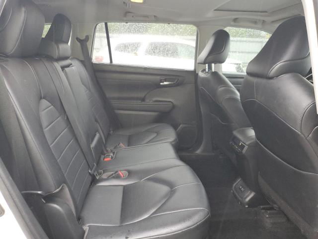 5TDGZRAH7MS044125 - 2021 TOYOTA HIGHLANDER XLE WHITE photo 11