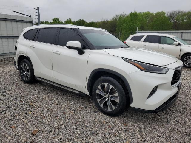 5TDGZRAH7MS044125 - 2021 TOYOTA HIGHLANDER XLE WHITE photo 4