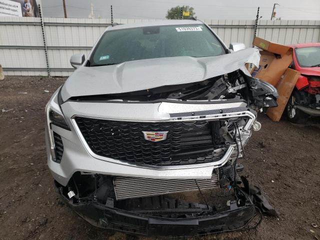 1GYFZFR40NF107170 - 2022 CADILLAC XT4 SPORT SILVER photo 5