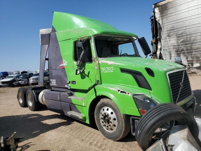 2017 VOLVO VN VNL, null