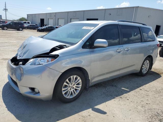 2015 TOYOTA SIENNA XLE, 