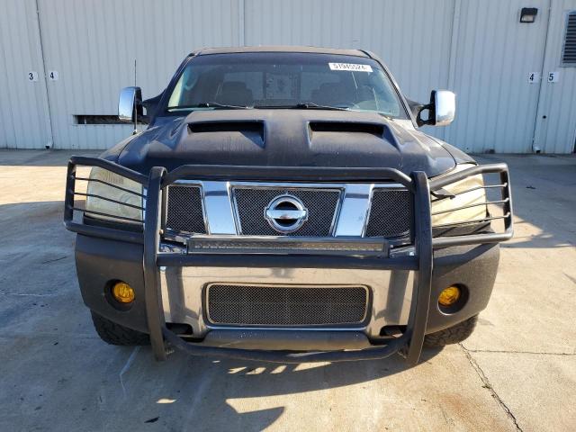 1N6AA07B04N546165 - 2004 NISSAN TITAN XE BLACK photo 5