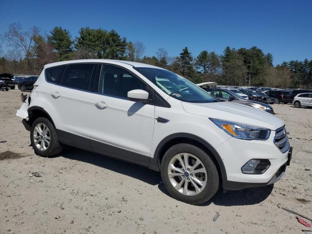 1FMCU9GD1KUA83945 - 2019 FORD ESCAPE SE WHITE photo 4