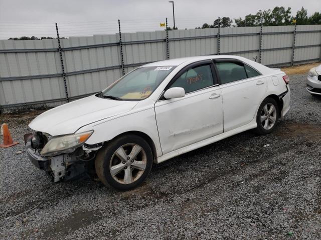 4T1BF3EK4BU747613 - 2011 TOYOTA CAMRY BASE WHITE photo 1