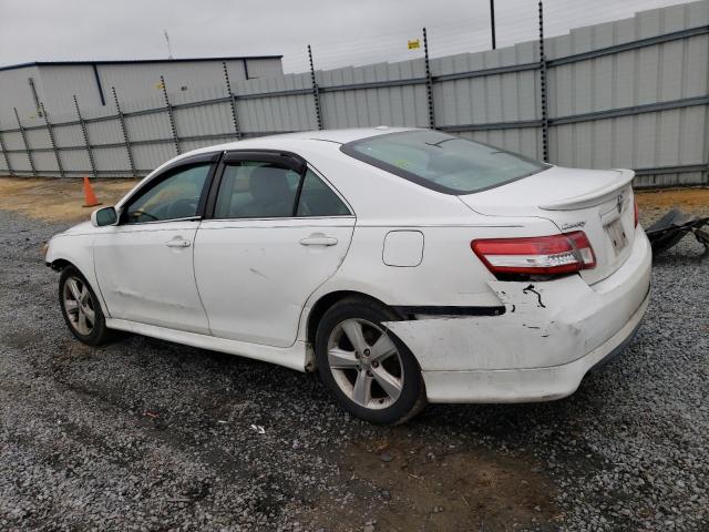 4T1BF3EK4BU747613 - 2011 TOYOTA CAMRY BASE WHITE photo 2