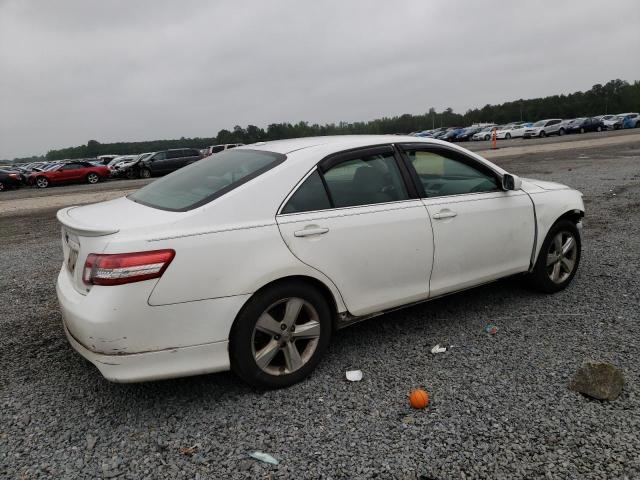 4T1BF3EK4BU747613 - 2011 TOYOTA CAMRY BASE WHITE photo 3