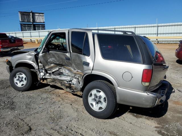 1GNDT13W82K197495 - 2002 CHEVROLET BLAZER TAN photo 2