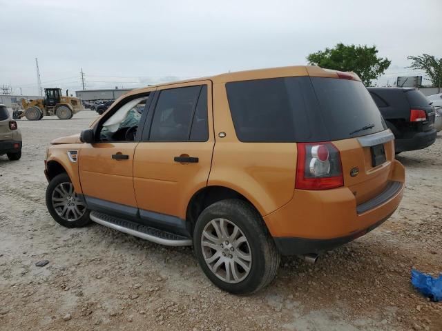 SALFP24N58H009581 - 2008 LAND ROVER LR2 SE GOLD photo 2