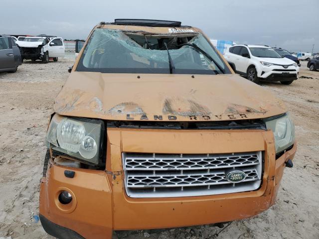 SALFP24N58H009581 - 2008 LAND ROVER LR2 SE GOLD photo 5