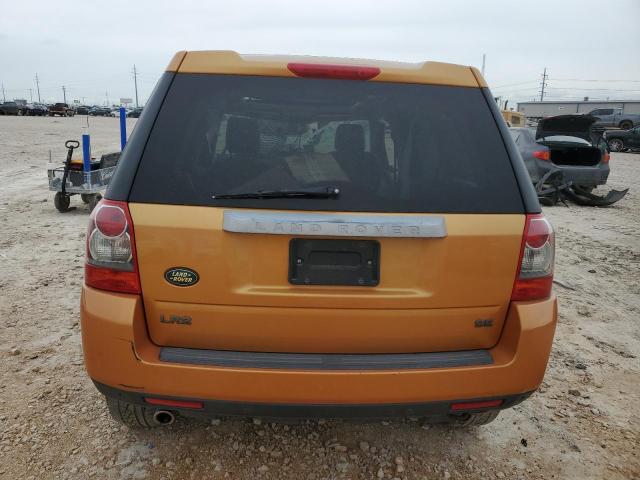 SALFP24N58H009581 - 2008 LAND ROVER LR2 SE GOLD photo 6