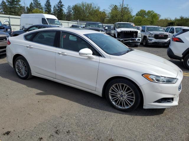 3FA6P0HD8FR188892 - 2015 FORD FUSION SE WHITE photo 4