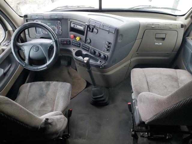 3AKJGLD55GSGU4402 - 2016 FREIGHTLINER CASCADIA 1 WHITE photo 5