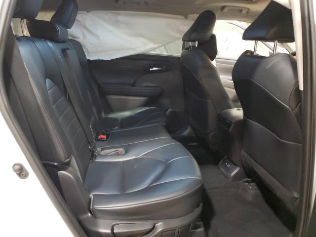 5TDGZRBH3MS547469 - 2021 TOYOTA HIGHLANDER XLE WHITE photo 11