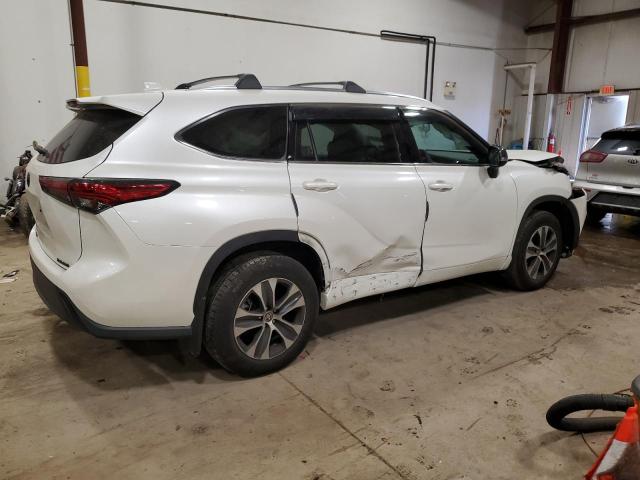 5TDGZRBH3MS547469 - 2021 TOYOTA HIGHLANDER XLE WHITE photo 3