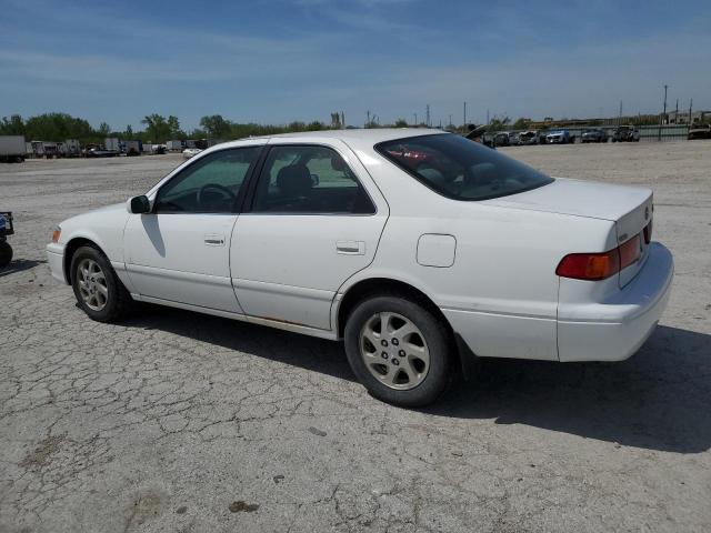 JT2BG22K8Y0475012 - 2000 TOYOTA CAMRY CE WHITE photo 2