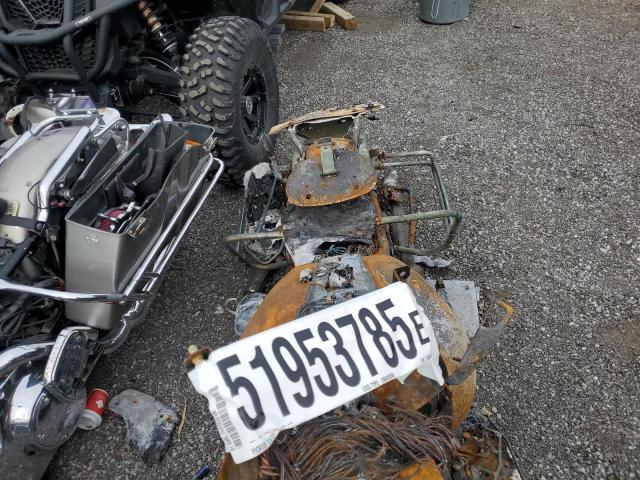 1HD1FCW131Y606639 - 2001 HARLEY-DAVIDSON FLHTCUI BURN photo 5